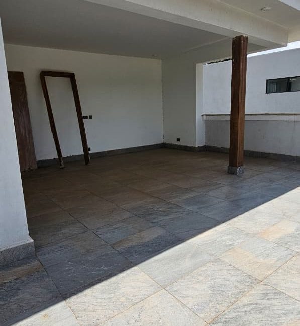 5 Bedroom Townhouse For Sale in Lavington
