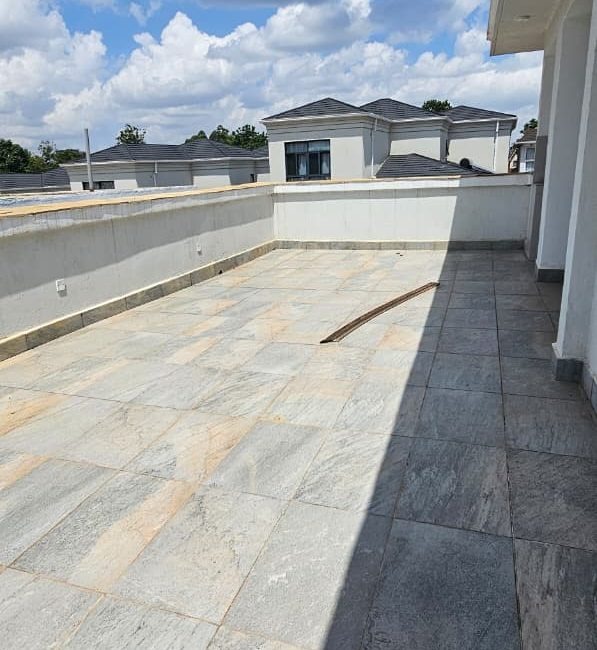 5 Bedroom Townhouse For Sale in Lavington