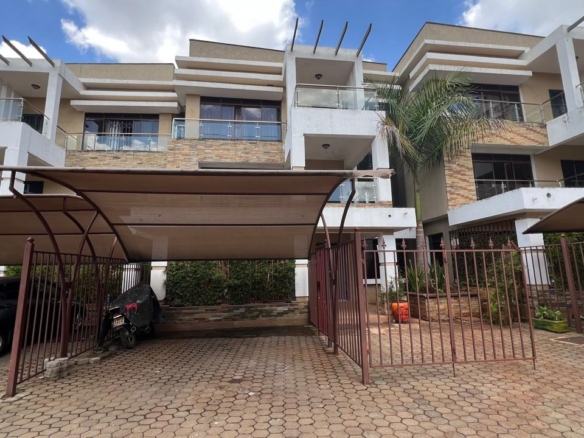 Villa For Sale in Lavington