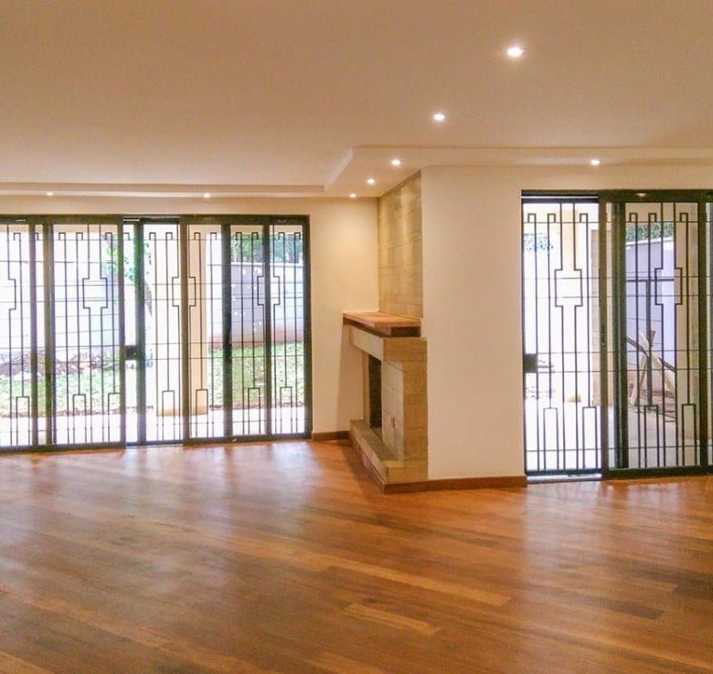 5 Bedroom Villas For Sale in Lavington