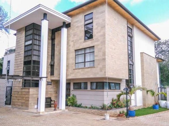 5 Bedroom Villas For Sale in Lavington