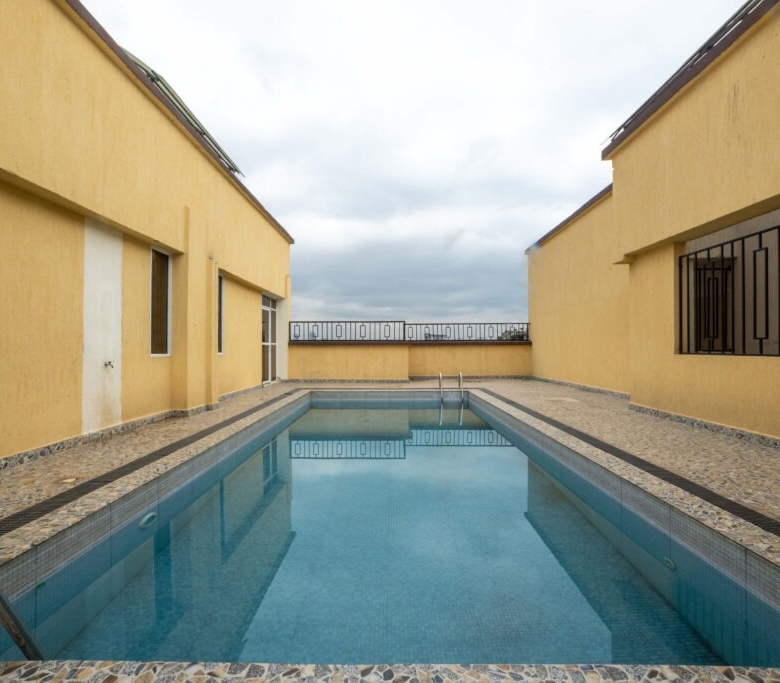 4 Bedroom Apartment For Sale in Parklands