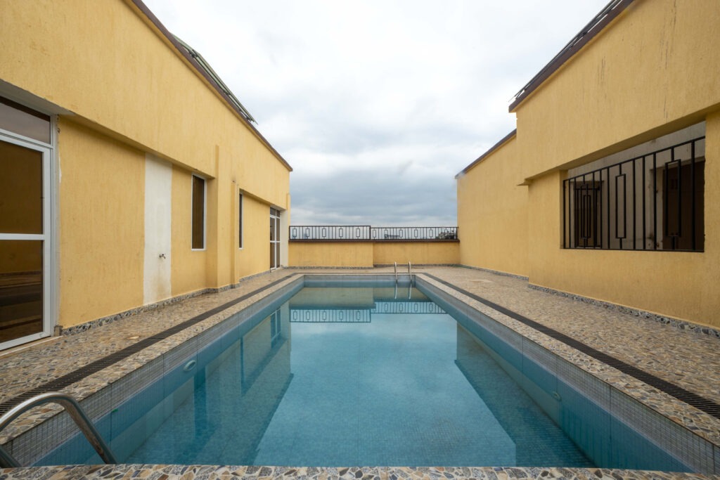 4 Bedroom Apartment For Sale in Parklands