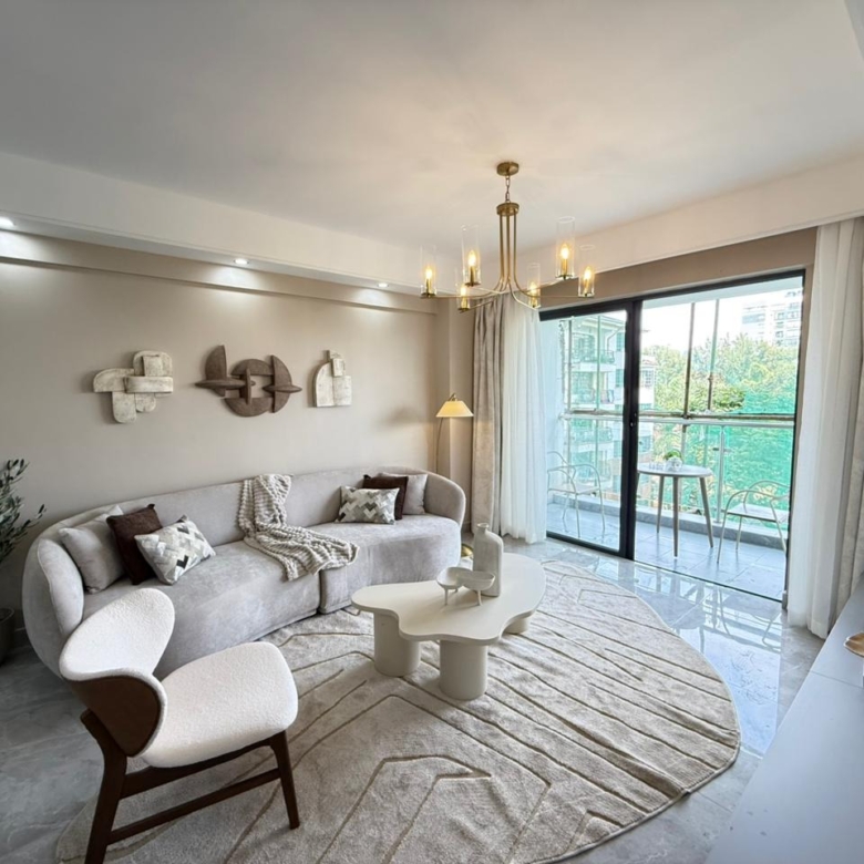 2 Bedroom Apartment with a DSQ For Sale along Lantana Road