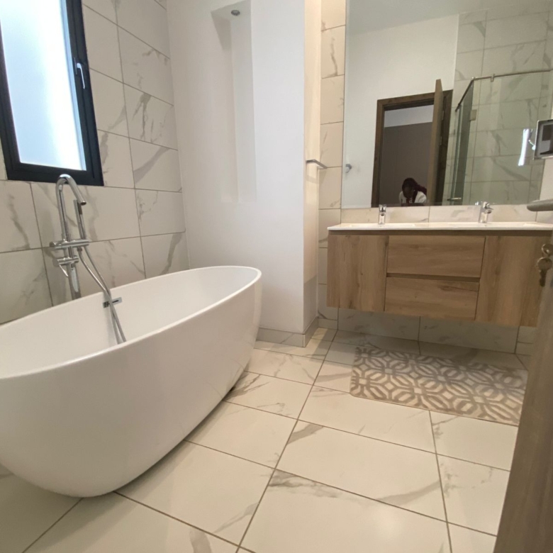 1 Bedroom Apartment For Sale along Two Rivers