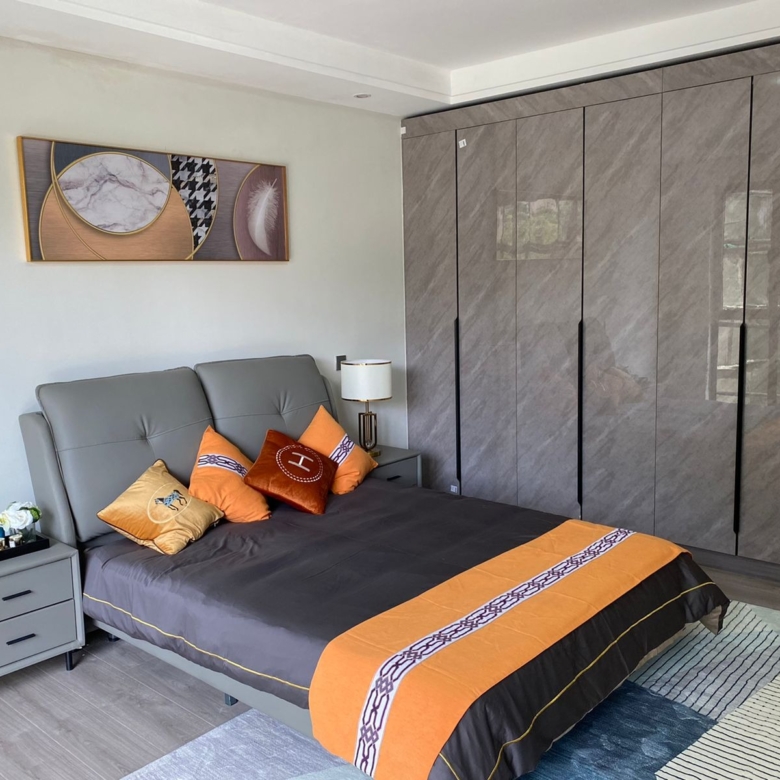 2 Bedroom Apartments For Sale on Riverside
