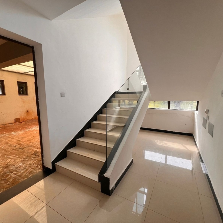 5 Bedroom All En-Suite Villa For Sale in Karen