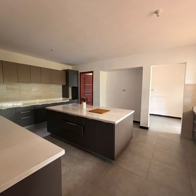 5 Bedroom All En-Suite Villa For Sale in Karen