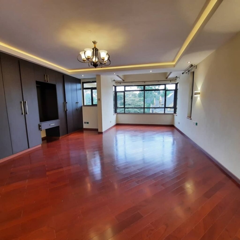5 Bedroom Apartments For Sale in Lavington
